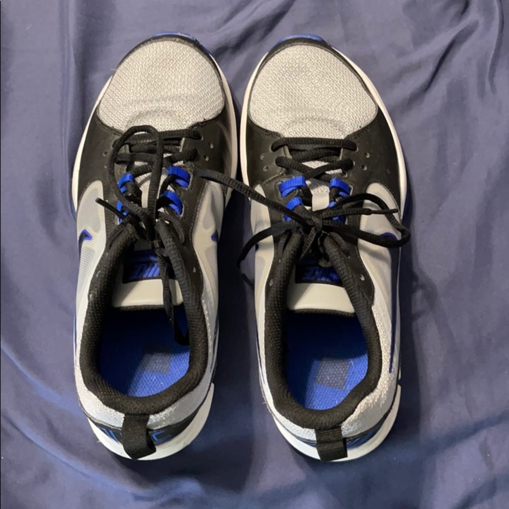 Nike men’s tennis shoes!